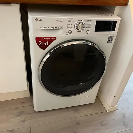 Spacious 3 Bedroom In The Heart Of Apartman